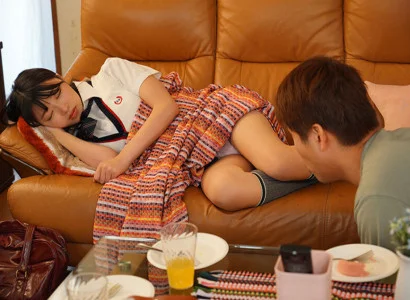 Anh chàng chén em gái mới lớn của người yêu