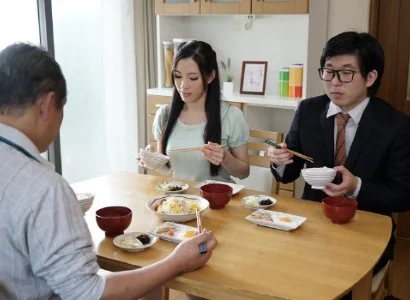 Cô con dâu nứng banh vùng kín ra cho bố chồng phang